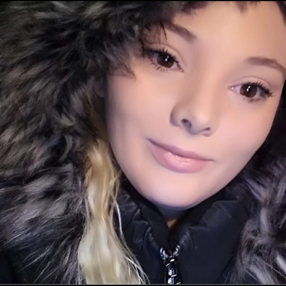 Meet your posher, Rachel - Picture 2 of 3